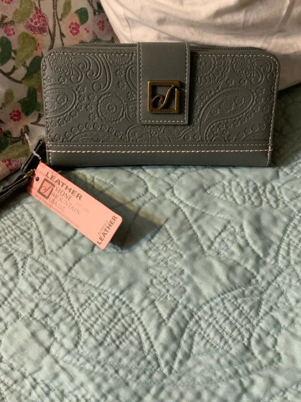 Stone Mountain Accessories Gray Leather Wristlet NWT